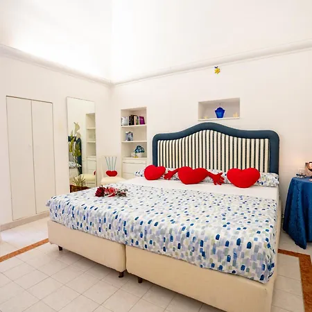 Petali Rosa - Dimora Vista Mare 3*